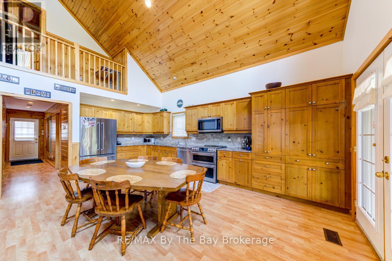 47 Madawaska Trail, Wasaga Beach, Ontario L9Z 1X7 - Photo 10 - S12323628