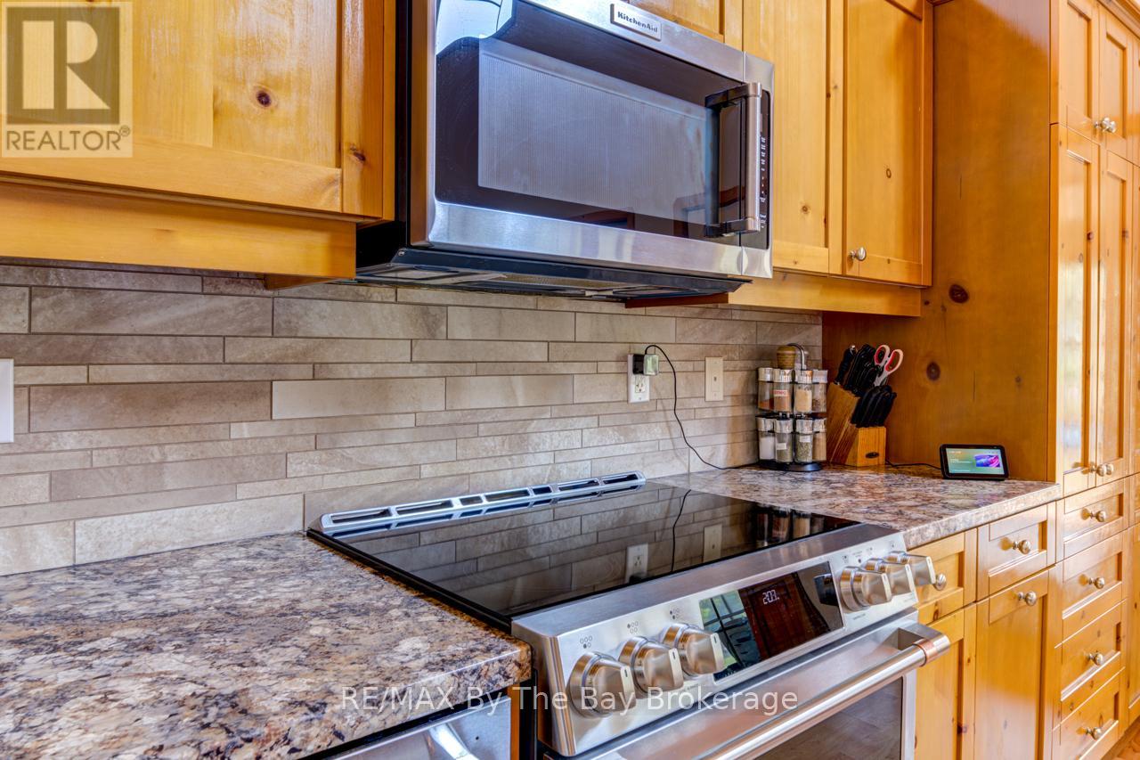 47 Madawaska Trail, Wasaga Beach, Ontario L9Z 1X7 - Photo 14 - S12323628