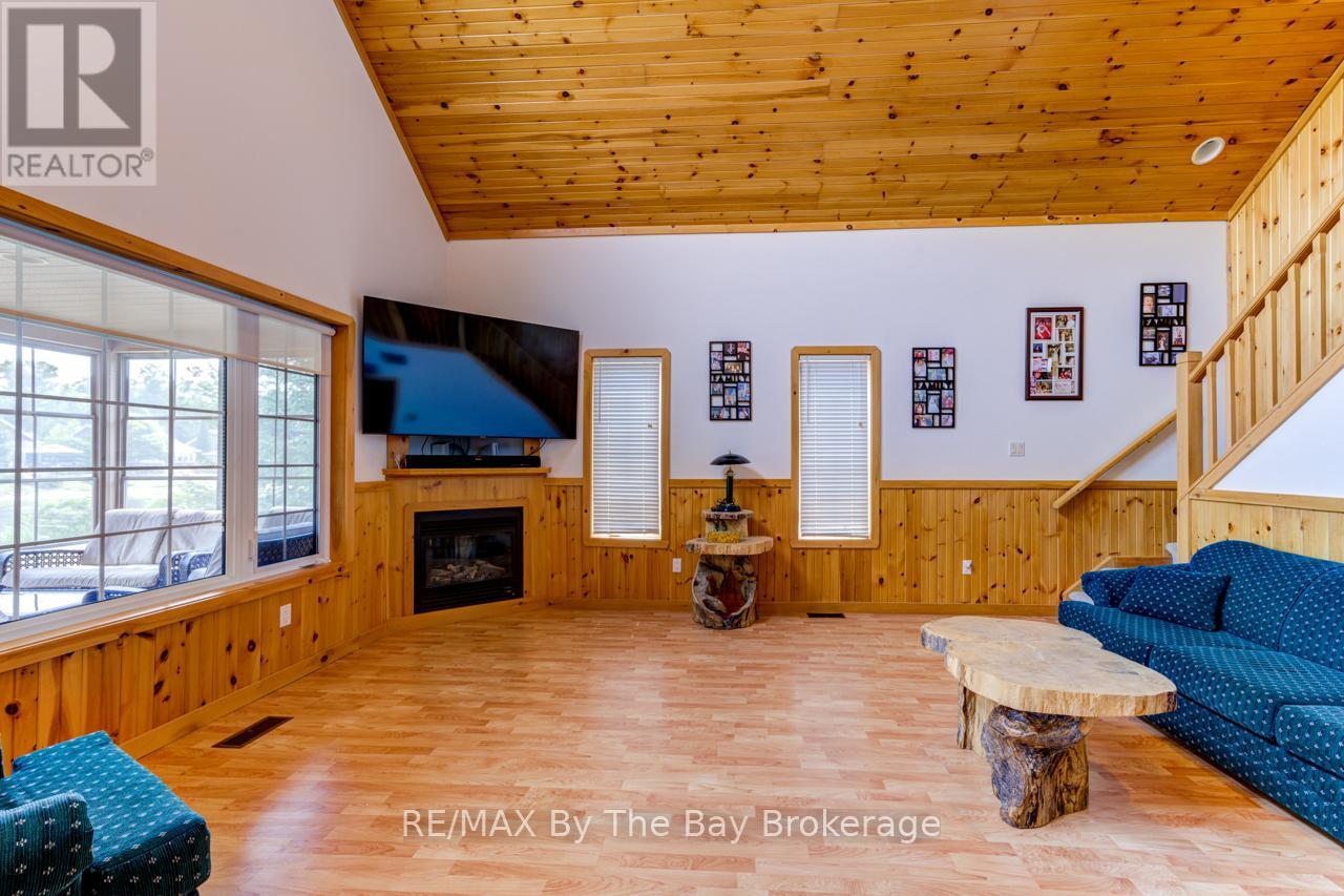 47 Madawaska Trail, Wasaga Beach, Ontario L9Z 1X7 - Photo 19 - S12323628