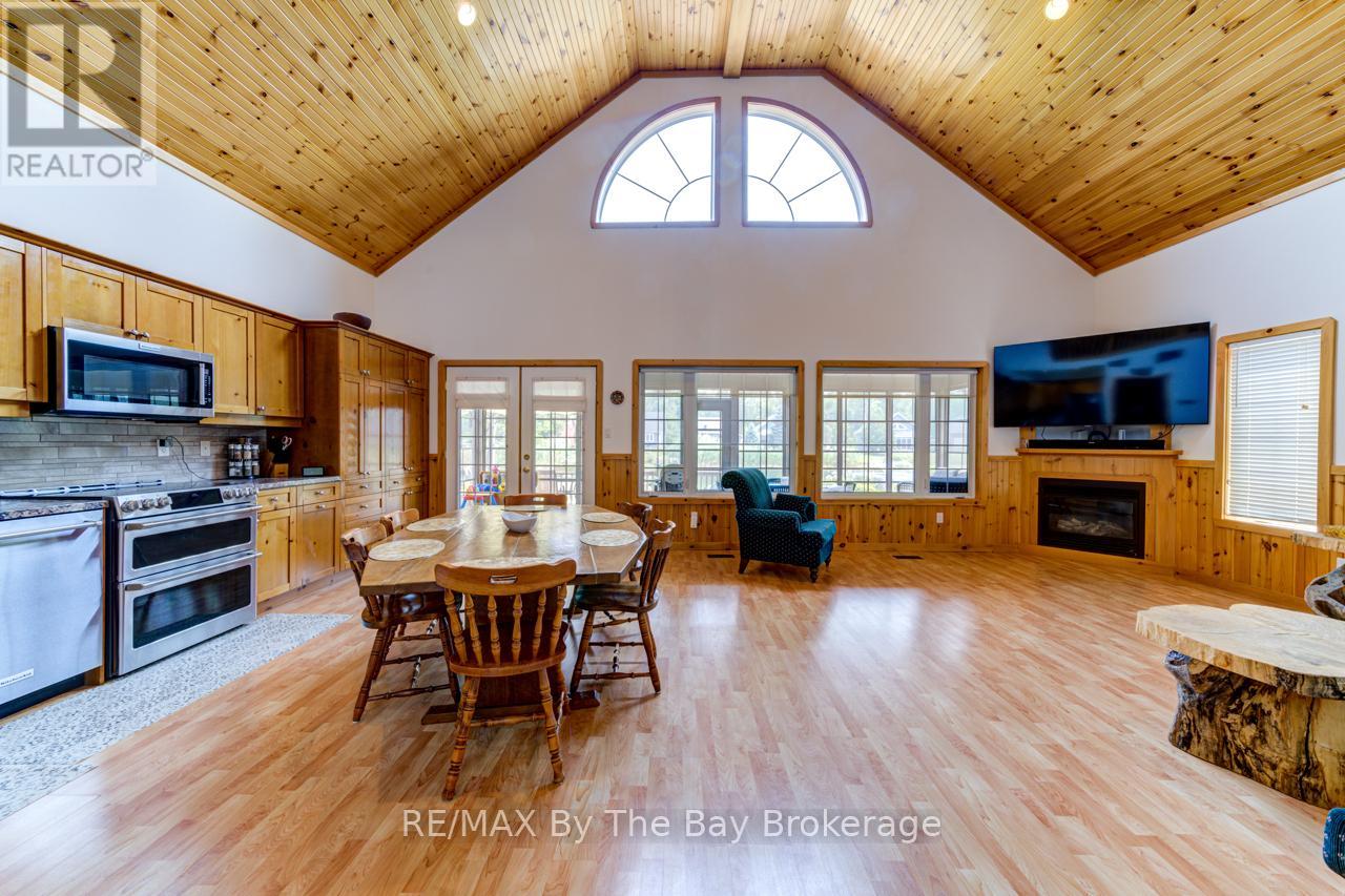 47 Madawaska Trail, Wasaga Beach, Ontario L9Z 1X7 - Photo 7 - S12323628