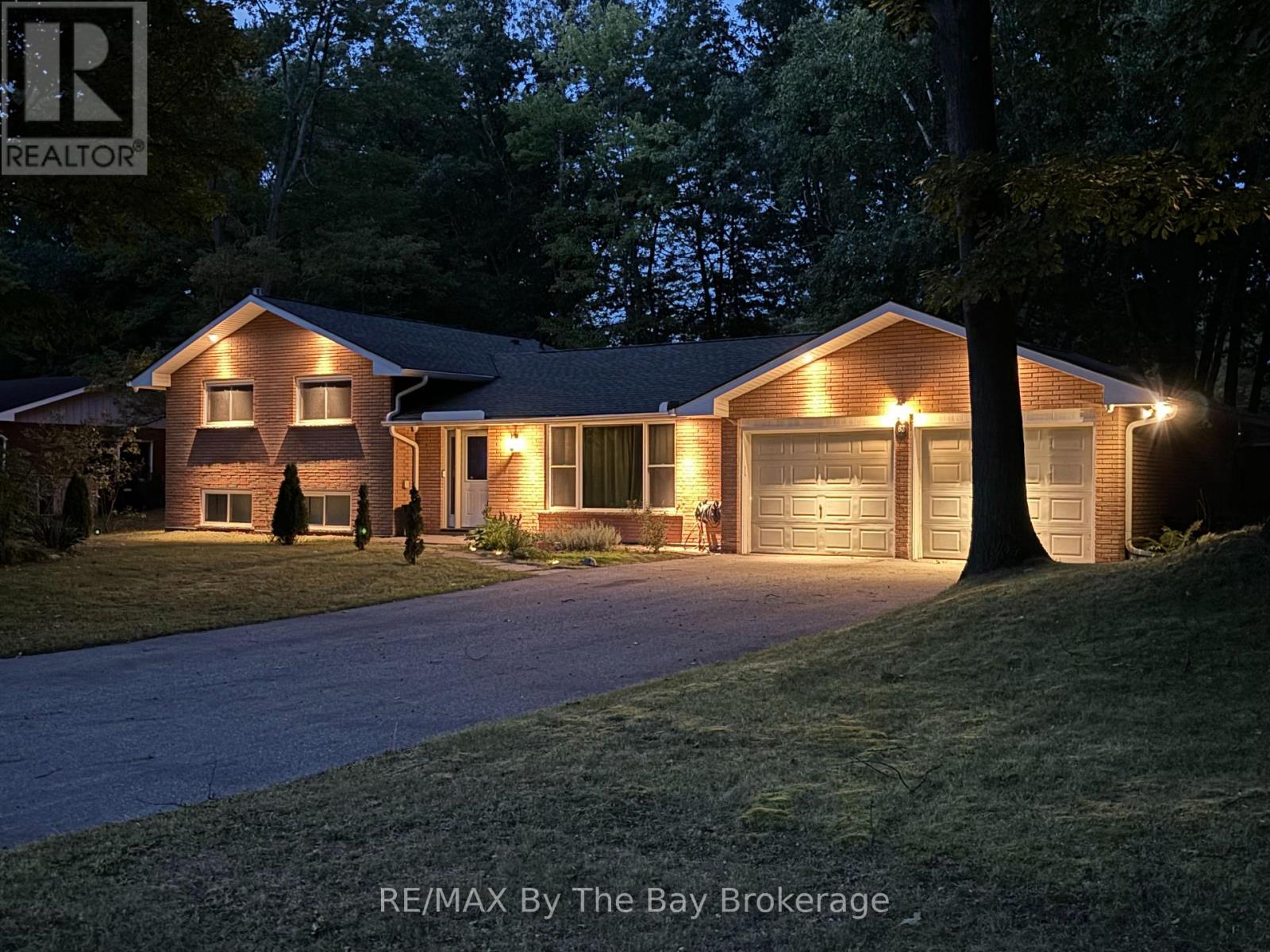 63 Rodrium Road, Wasaga Beach, Ontario L9Z 1R5 - Photo 3 - S12387914