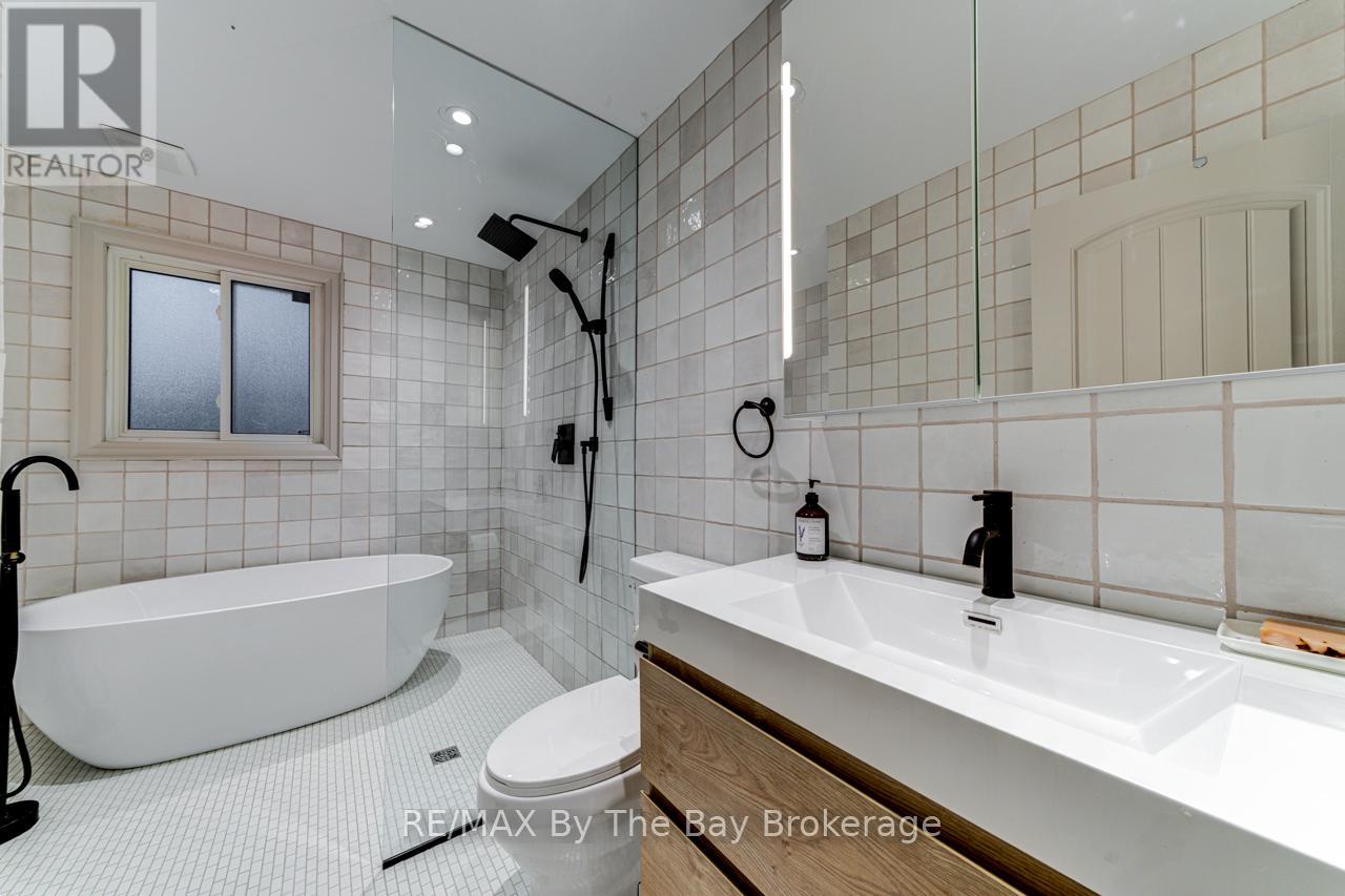 63 Rodrium Road, Wasaga Beach, Ontario L9Z 1R5 - Photo 37 - S12387914