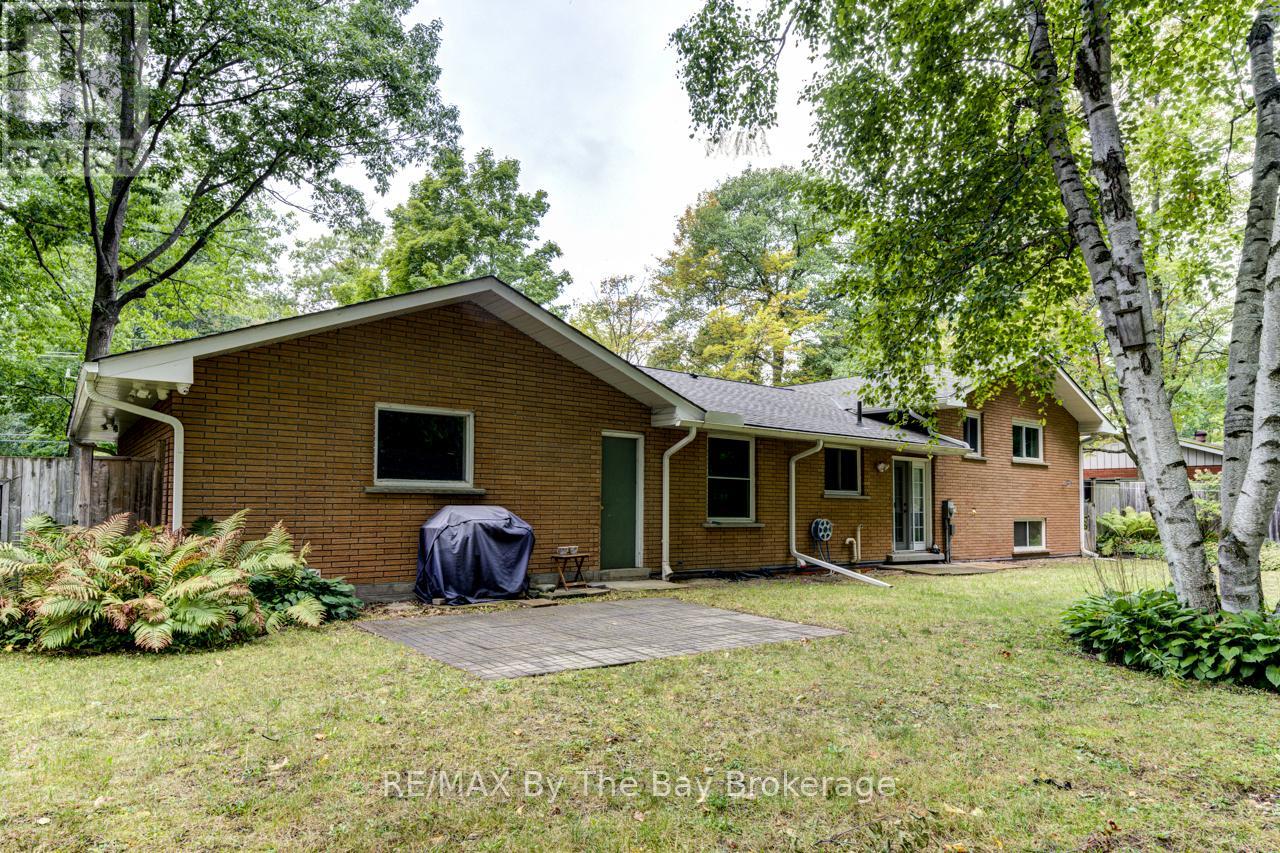 63 Rodrium Road, Wasaga Beach, Ontario L9Z 1R5 - Photo 46 - S12387914