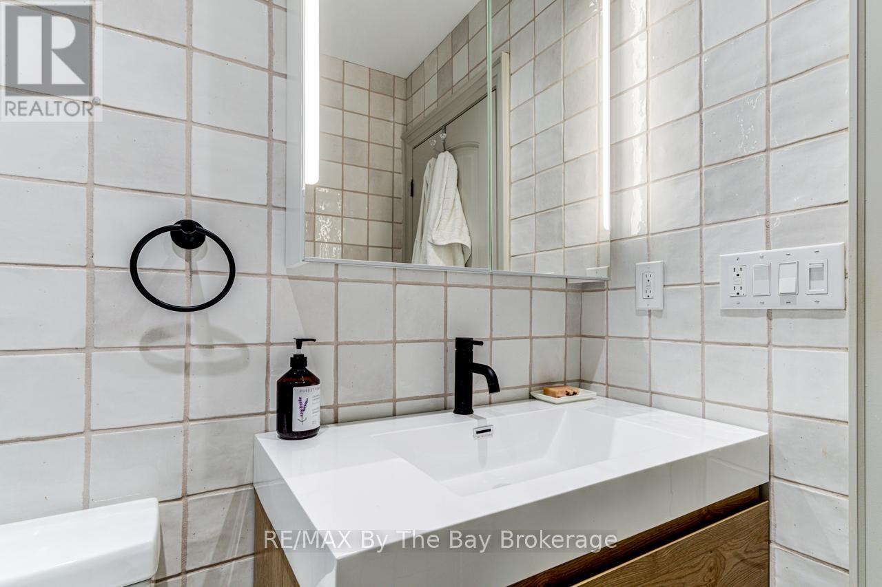 63 Rodrium Road, Wasaga Beach, Ontario L9Z 1R5 - Photo 41 - S12387914