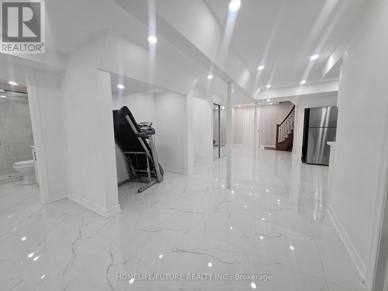 (Bsmt) - 41 Royal Links Circle, Brampton, Ontario L6P 2W9 - Photo 17 - W12628936