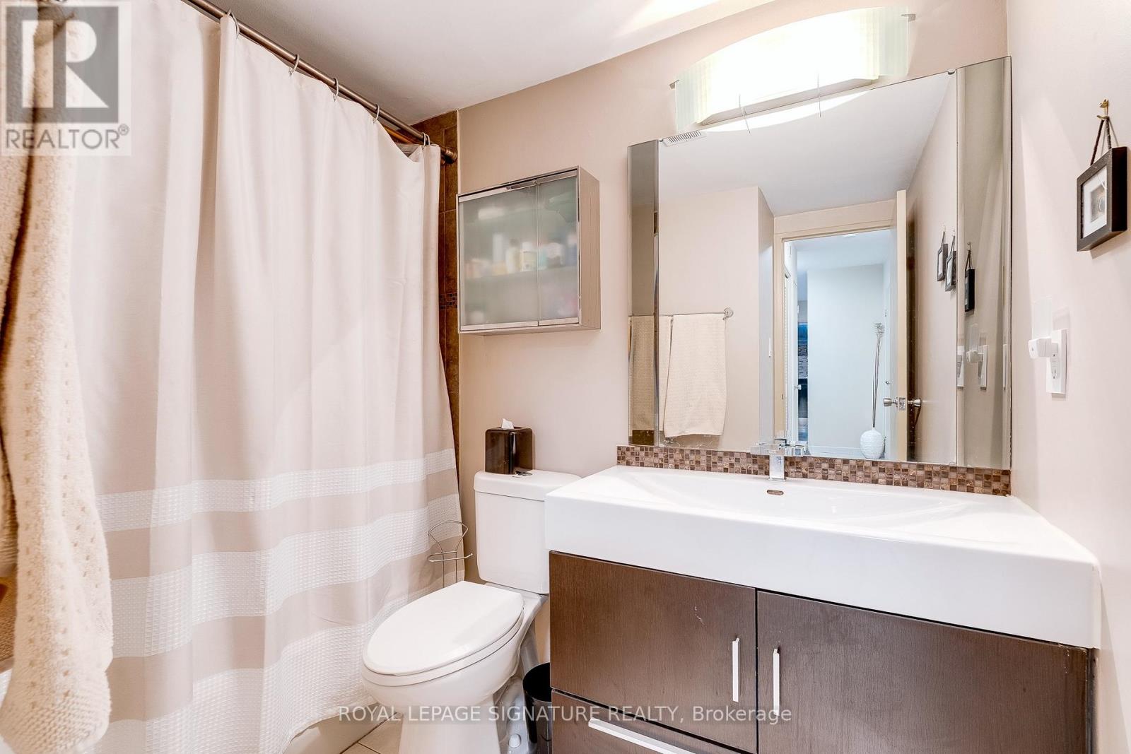 611 - 1 Four Winds Drive, Toronto, Ontario M3J 2T1 - Photo 10 - W12593314