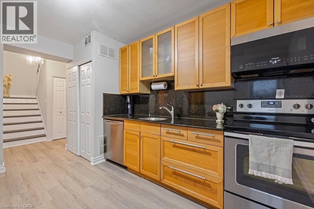 2079 Meadowbrook Road Unit# 8, Burlington, Ontario  L7P 2A5 - Photo 11 - 40793555