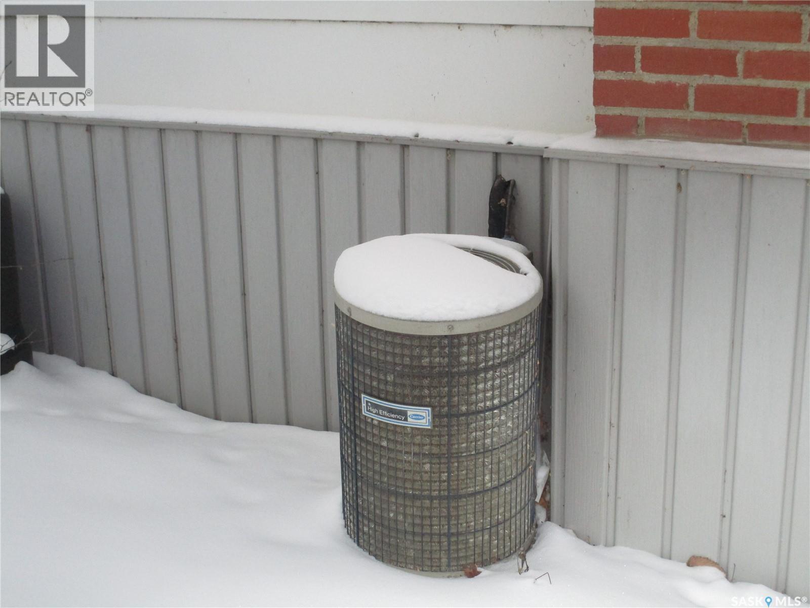 514 3rd Avenue E, Assiniboia, Saskatchewan  S0H 0B0 - Photo 21 - SK025563