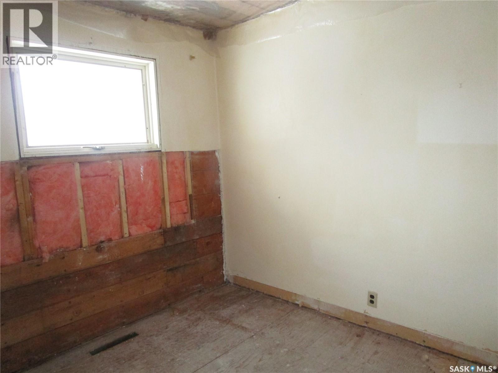 514 3rd Avenue E, Assiniboia, Saskatchewan  S0H 0B0 - Photo 6 - SK025563