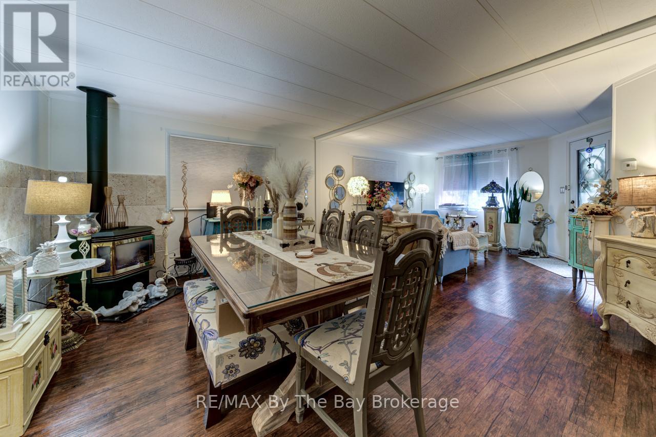 9 Allen Drive N, Wasaga Beach, Ontario  L9Z 1K5 - Photo 17 - S12426181