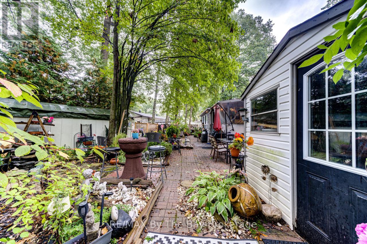 9 Allen Drive N, Wasaga Beach, Ontario  L9Z 1K5 - Photo 37 - S12426181