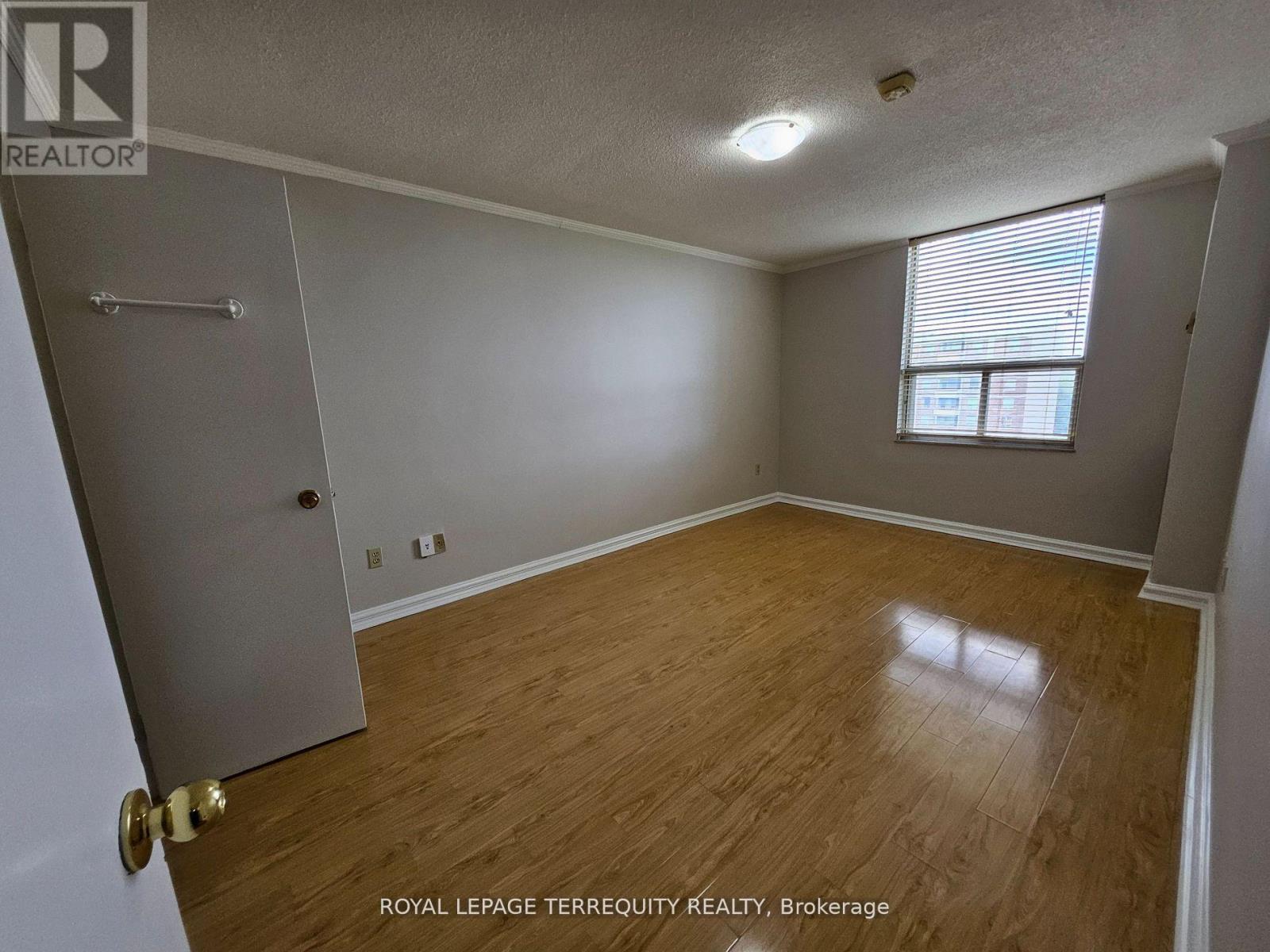 1402 - 5 Shady Golfway, Toronto, Ontario  M3C 3A5 - Photo 17 - C12629420