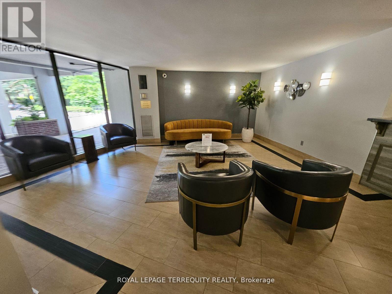 1402 - 5 Shady Golfway, Toronto, Ontario  M3C 3A5 - Photo 2 - C12629420