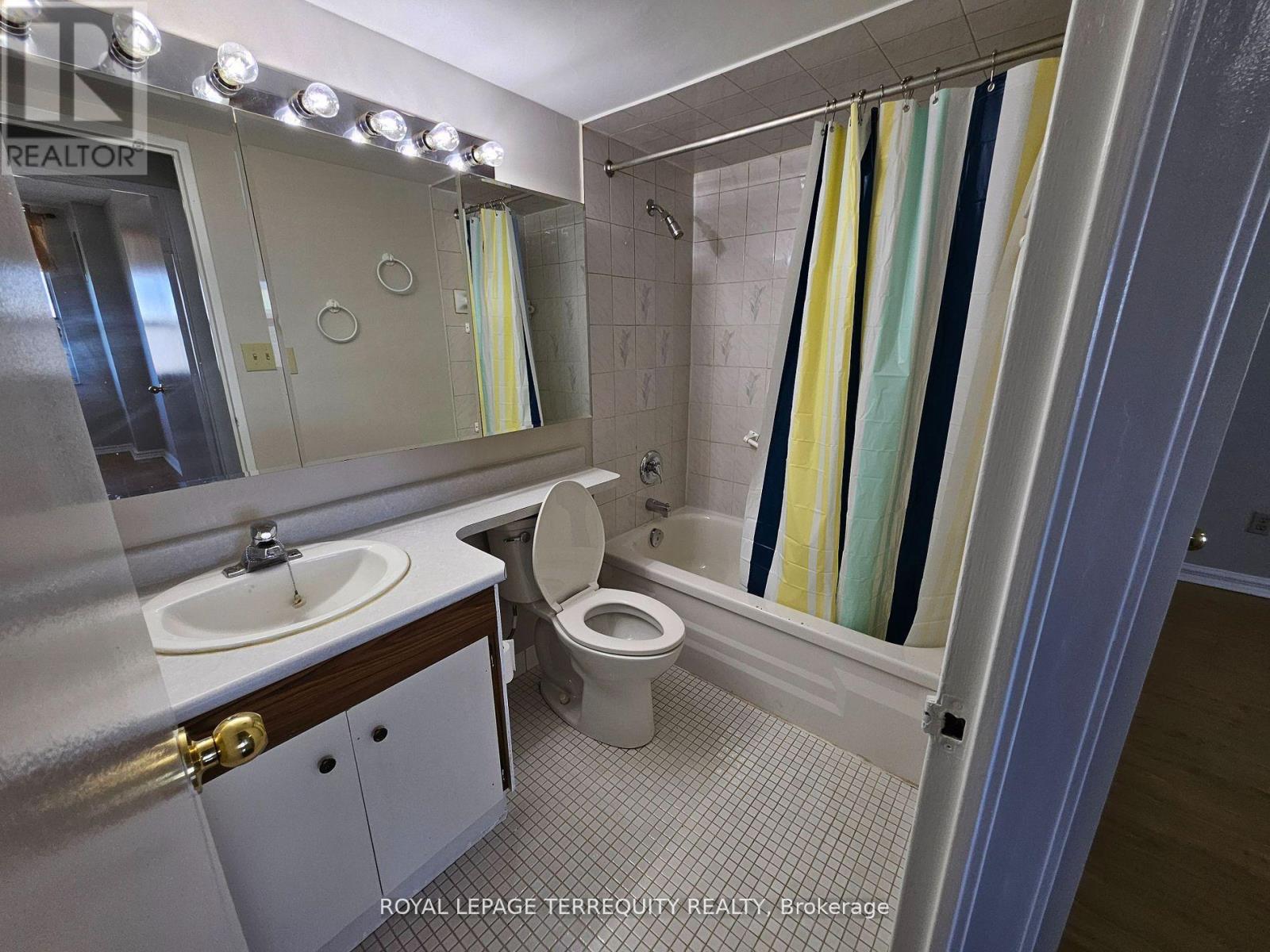 1402 - 5 Shady Golfway, Toronto, Ontario  M3C 3A5 - Photo 25 - C12629420