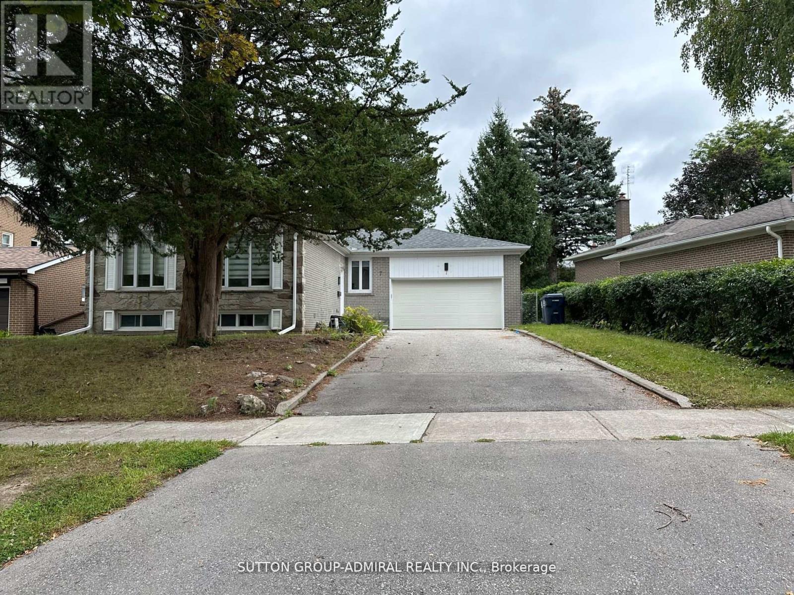 MAIN FLOOR - 7 RESOLUTION CRESCENT, Toronto, Ontario