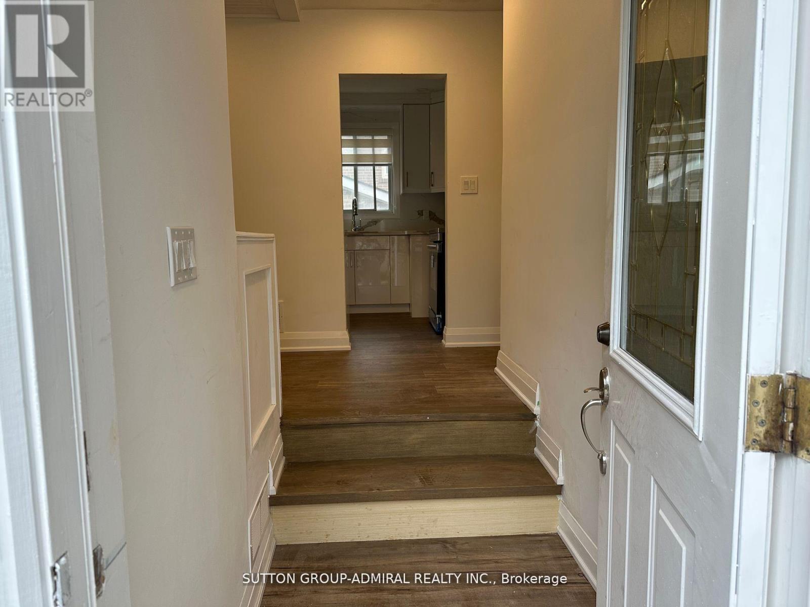 Main Floor - 7 Resolution Crescent, Toronto, Ontario  M2H 1N3 - Photo 2 - C12629450