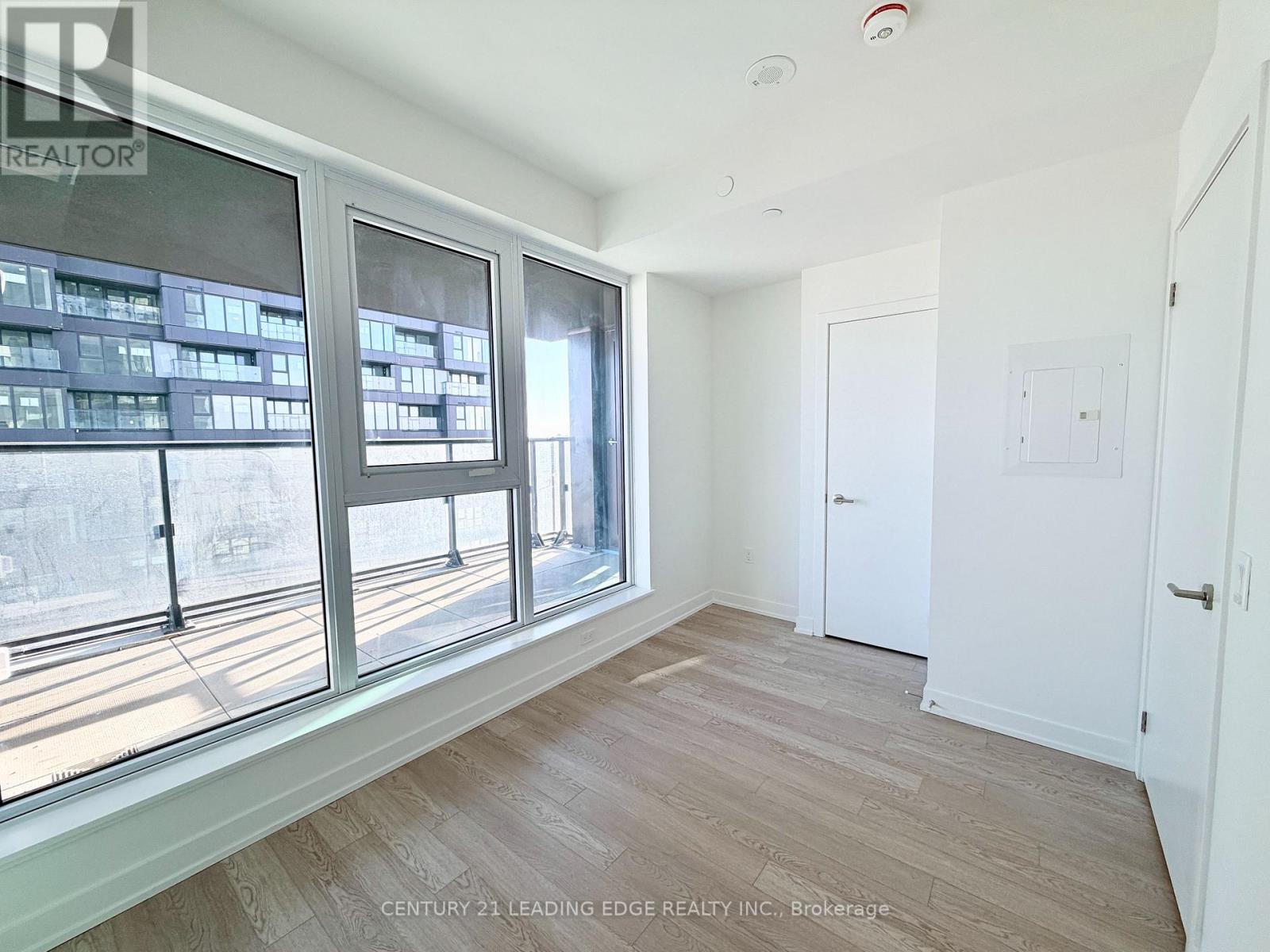1812 - 1 Quarrington Lane, Toronto, Ontario  M3C 0S4 - Photo 6 - C12629500