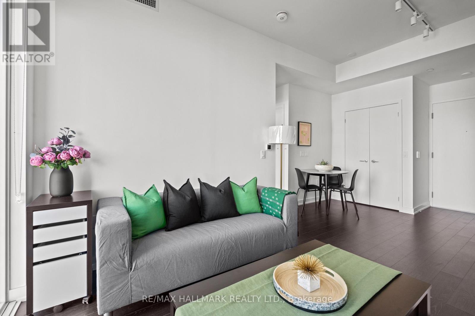 1402 - 238 Simcoe Street, Toronto, Ontario  M5T 0E2 - Photo 4 - C12629510