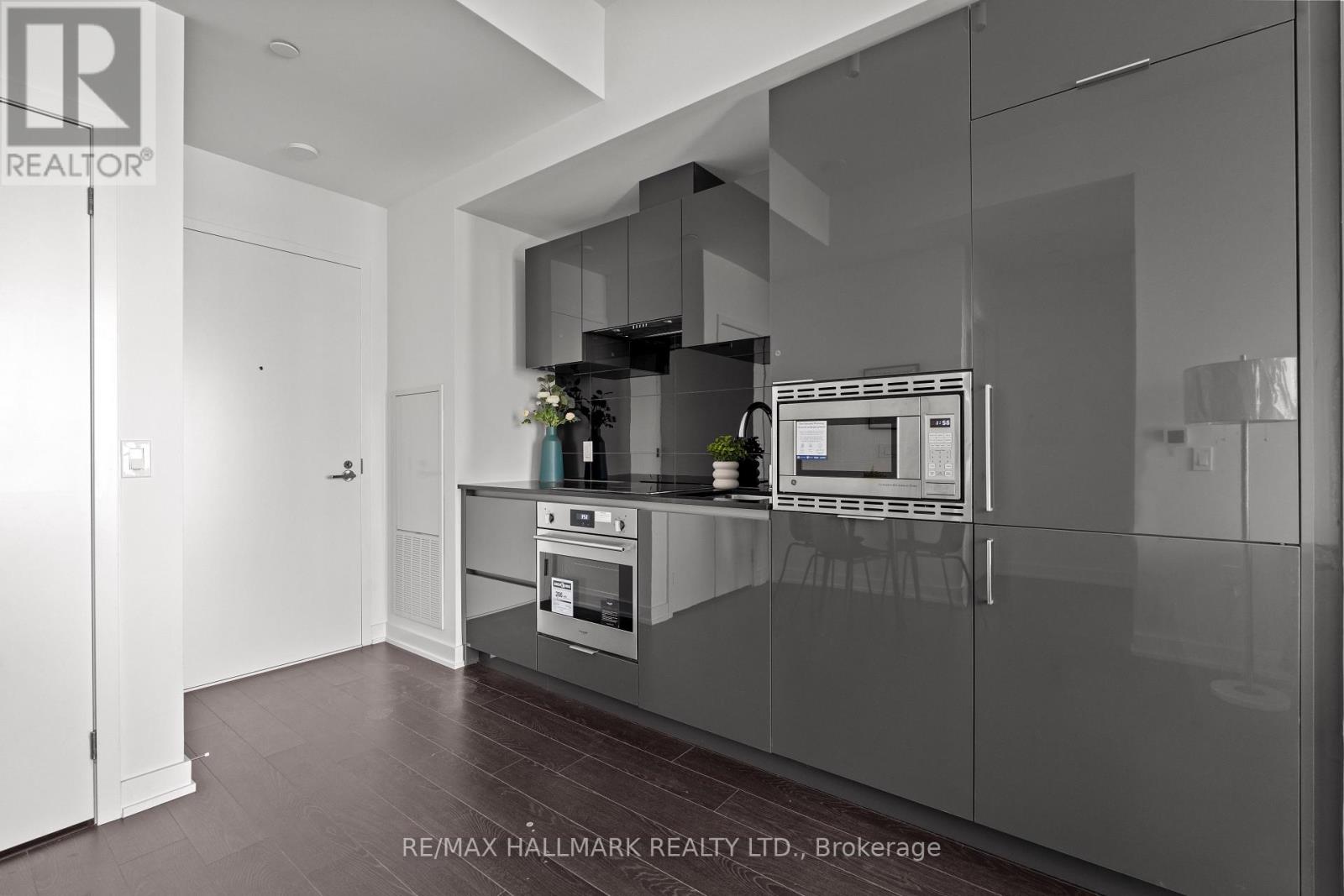 1402 - 238 Simcoe Street, Toronto, Ontario  M5T 0E2 - Photo 9 - C12629510