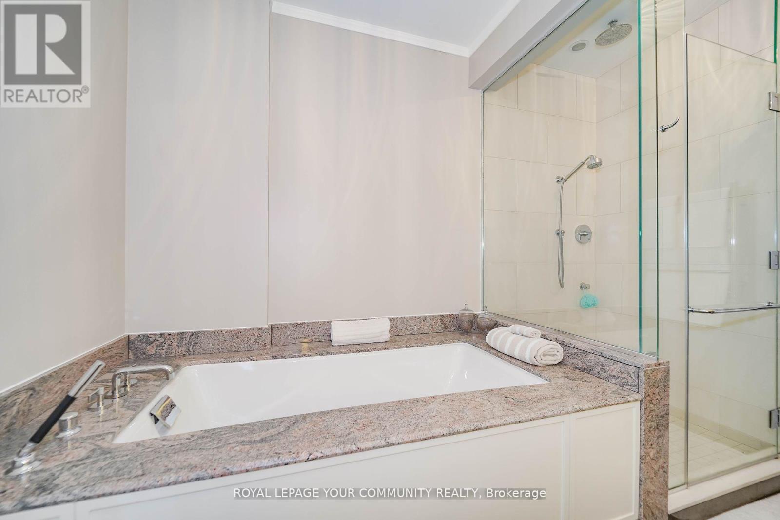 3903 - 183 Wellington Street W, Toronto, Ontario  M5V 0A1 - Photo 24 - C12629514