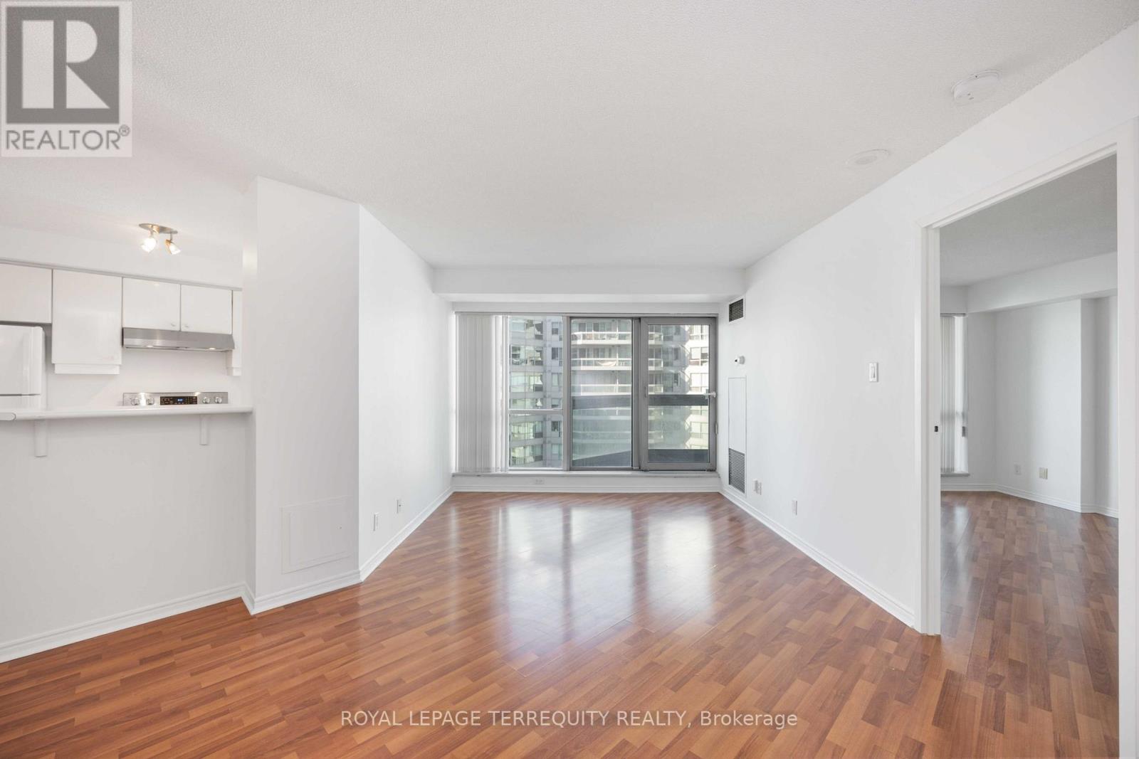 2213 - 10 Yonge Street, Toronto, Ontario  M5E 1R4 - Photo 11 - C12629520