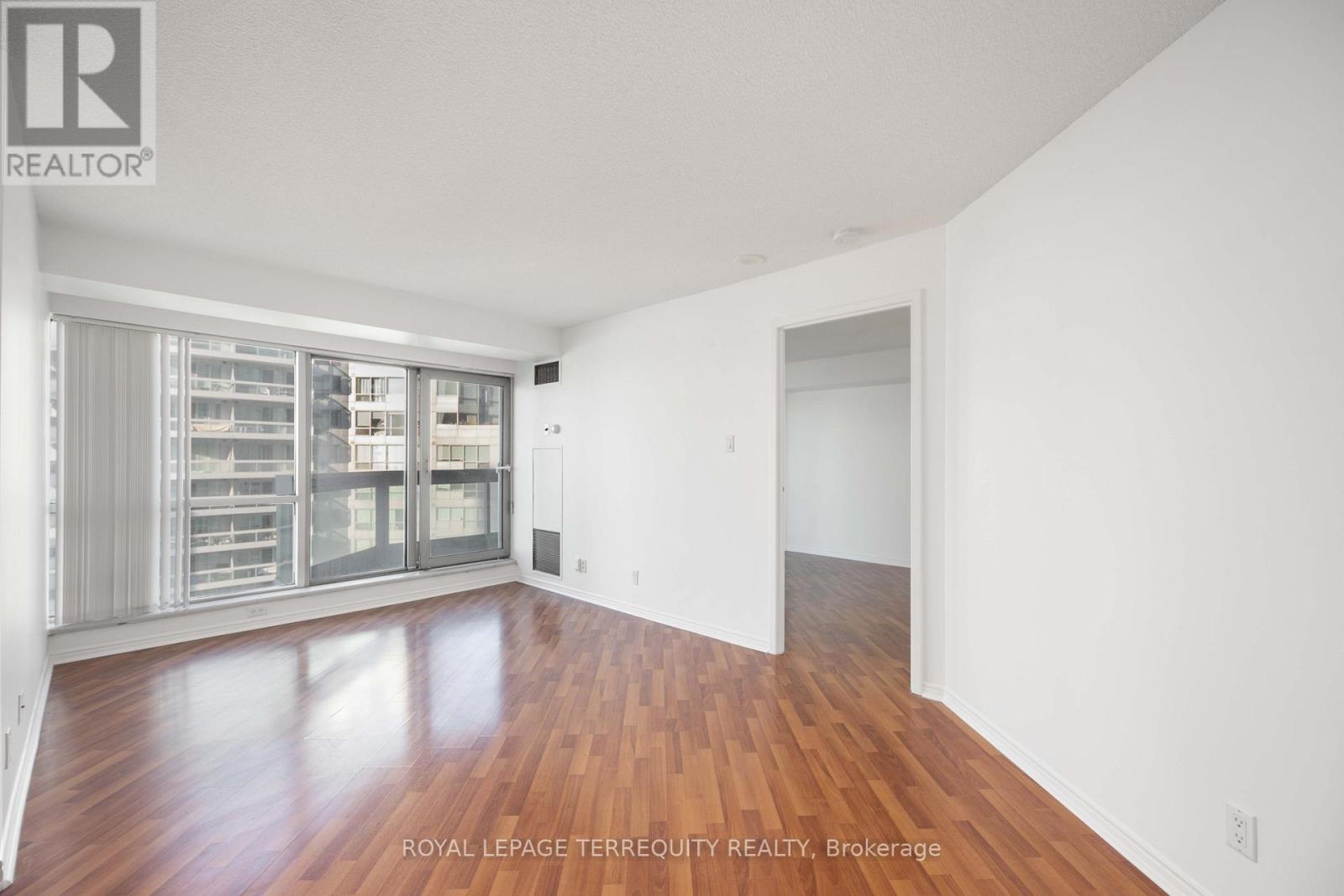 2213 - 10 Yonge Street, Toronto, Ontario  M5E 1R4 - Photo 18 - C12629520