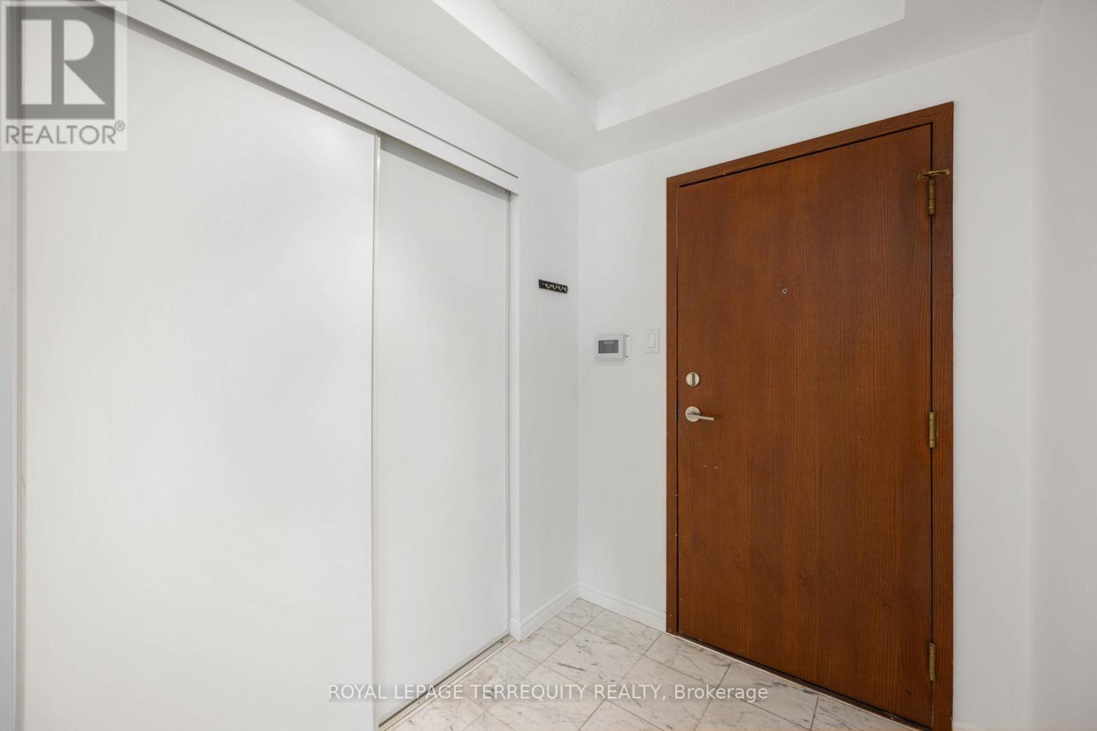 2213 - 10 Yonge Street, Toronto, Ontario  M5E 1R4 - Photo 26 - C12629520