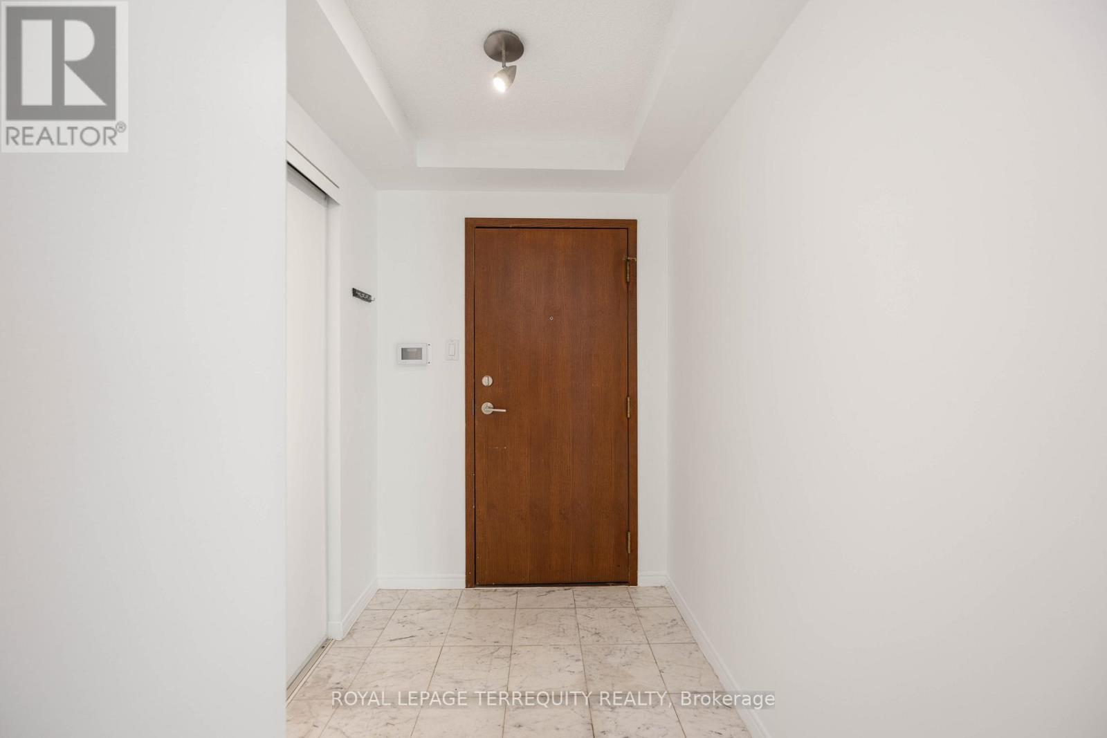 2213 - 10 Yonge Street, Toronto, Ontario  M5E 1R4 - Photo 27 - C12629520