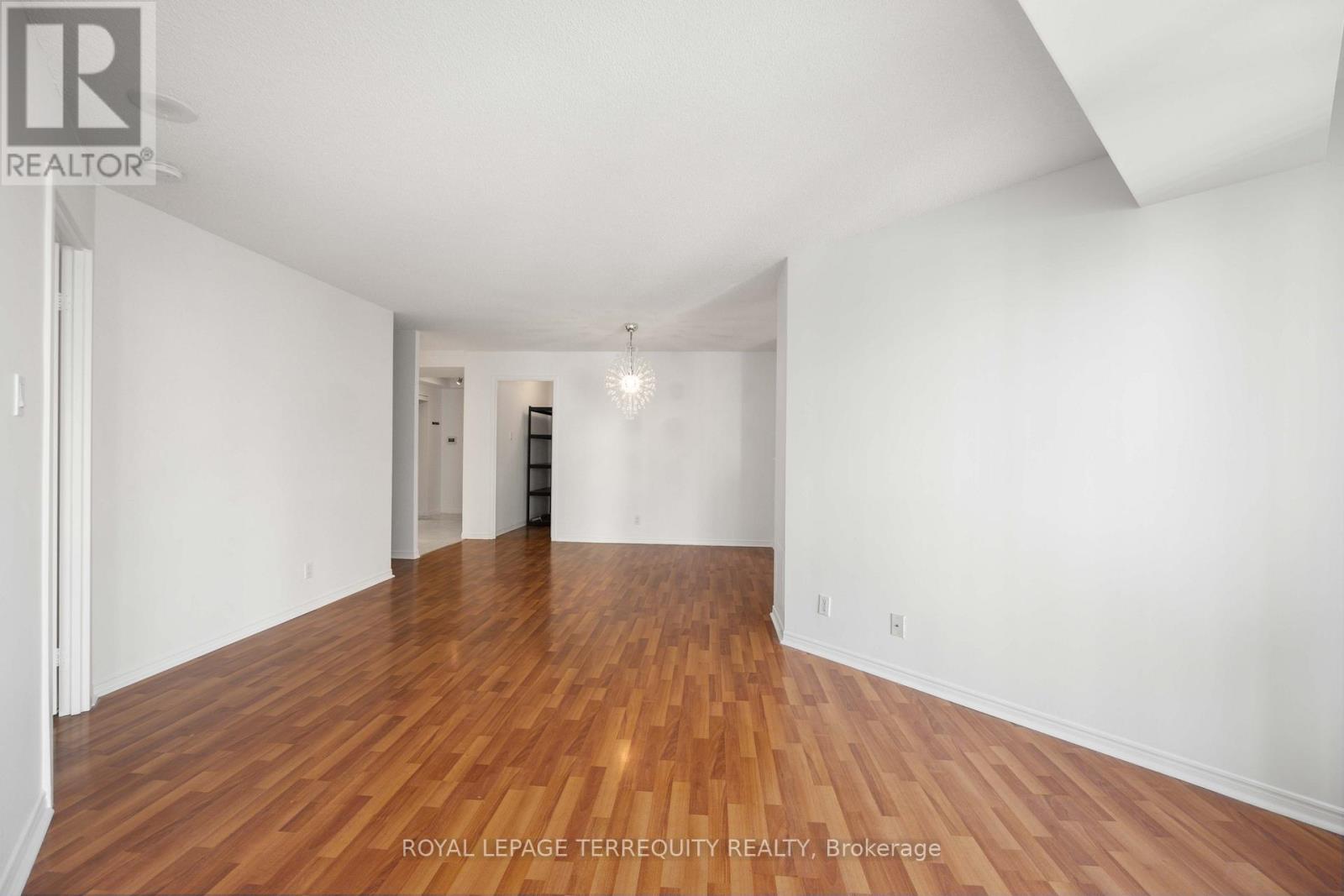 2213 - 10 Yonge Street, Toronto, Ontario  M5E 1R4 - Photo 3 - C12629520