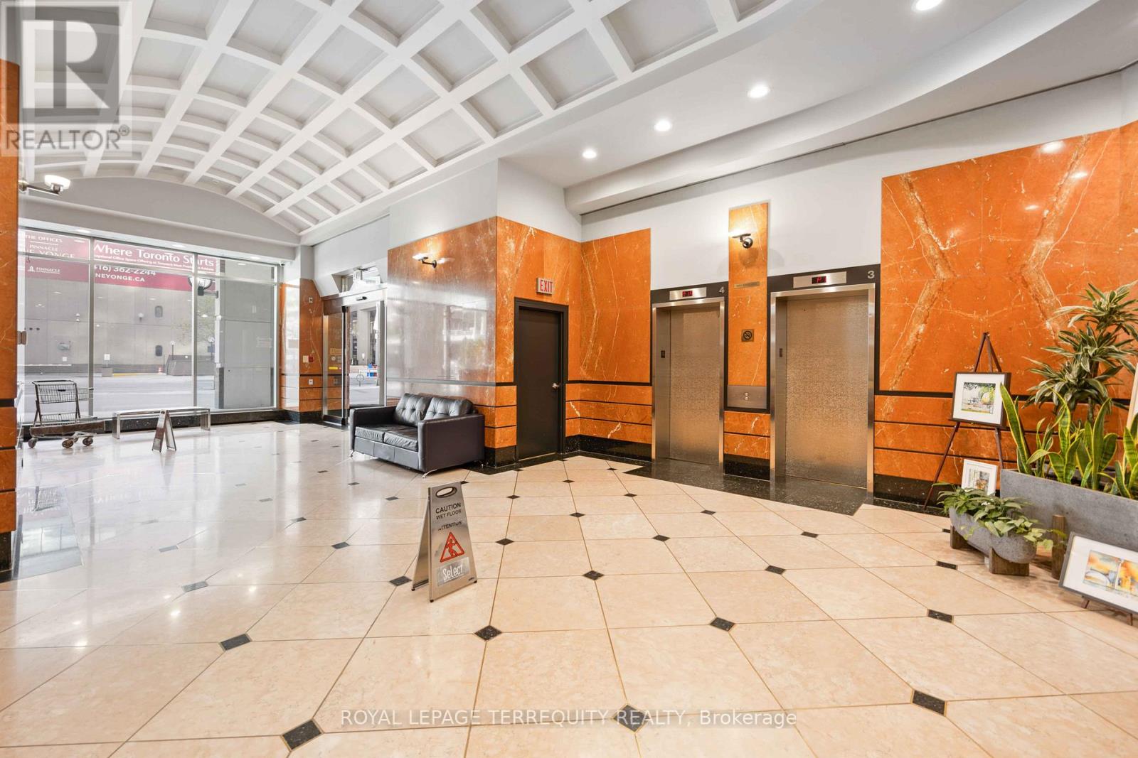 2213 - 10 Yonge Street, Toronto, Ontario  M5E 1R4 - Photo 32 - C12629520