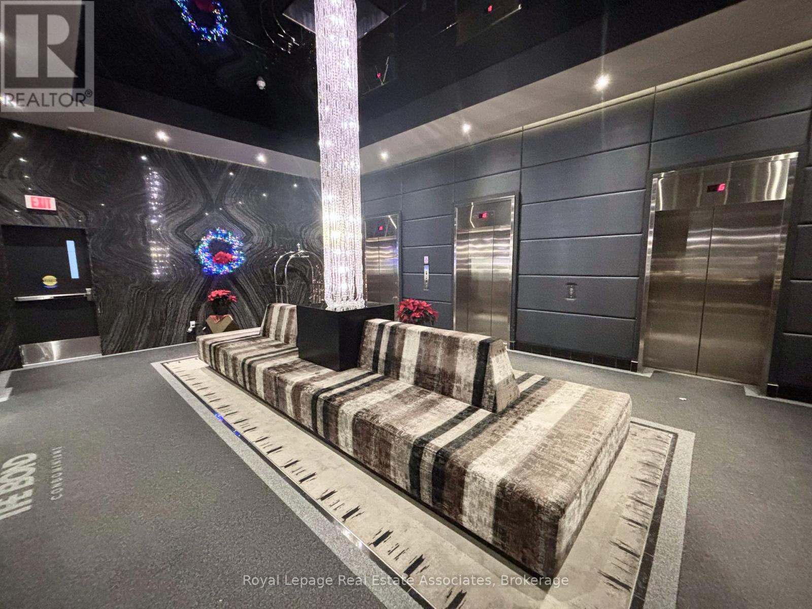 2612 - 290 Adelaide Street W, Toronto, Ontario  M5V 0P3 - Photo 4 - C12629548