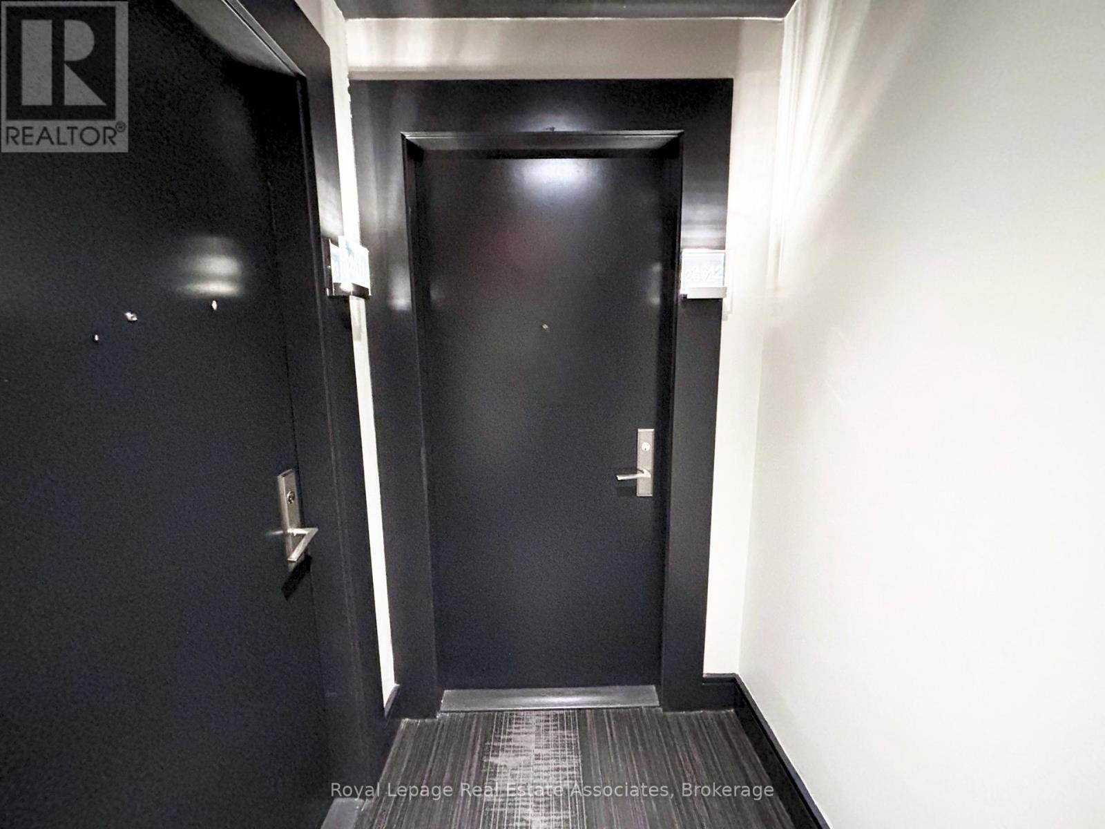 2612 - 290 Adelaide Street W, Toronto, Ontario  M5V 0P3 - Photo 5 - C12629548