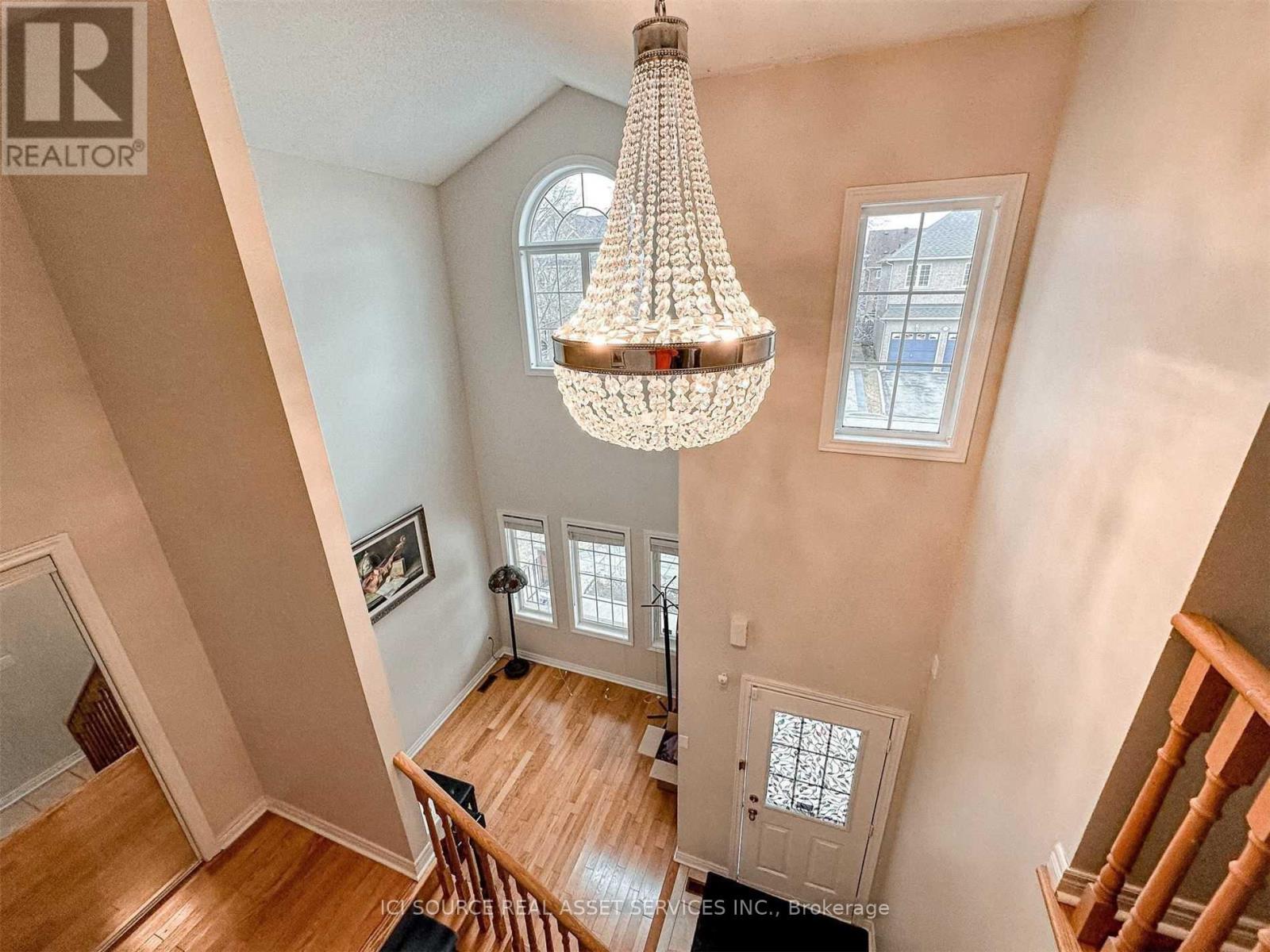 53 Westchester Crescent, Markham, Ontario  L6C 2X6 - Photo 13 - N12614818