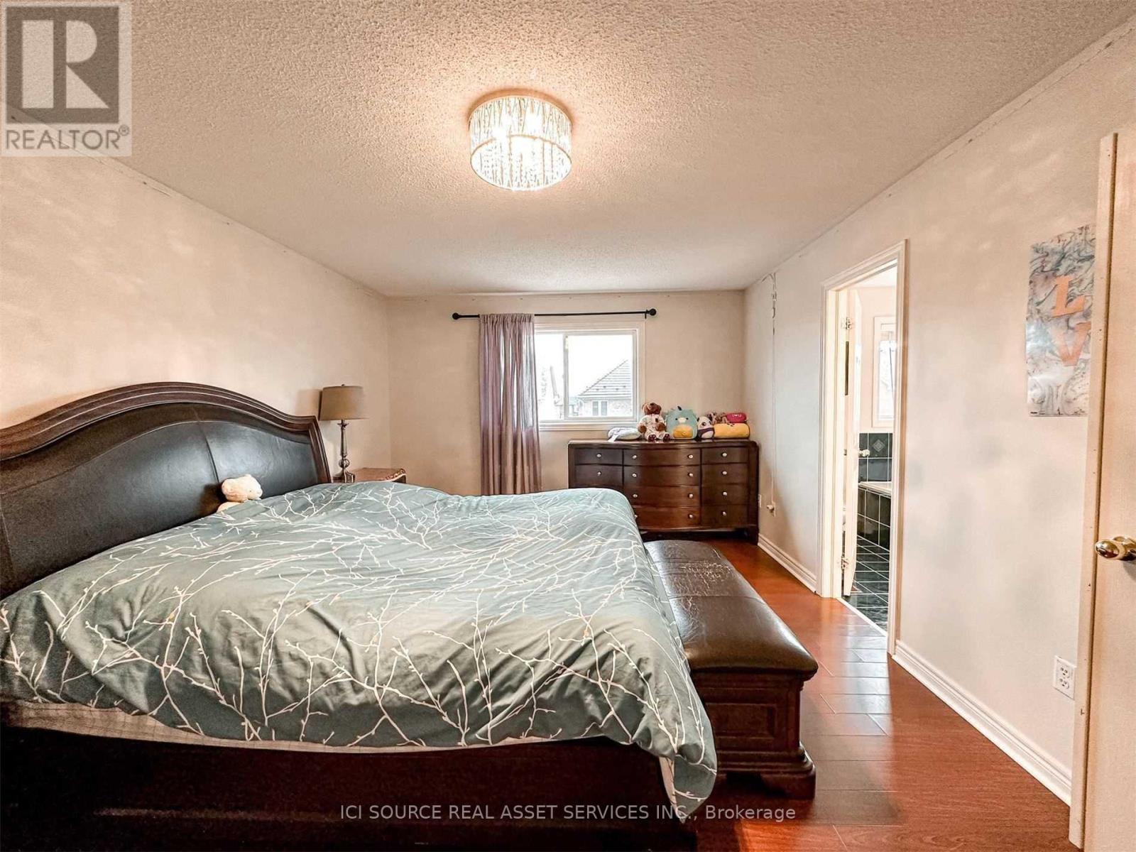 53 Westchester Crescent, Markham, Ontario  L6C 2X6 - Photo 18 - N12614818