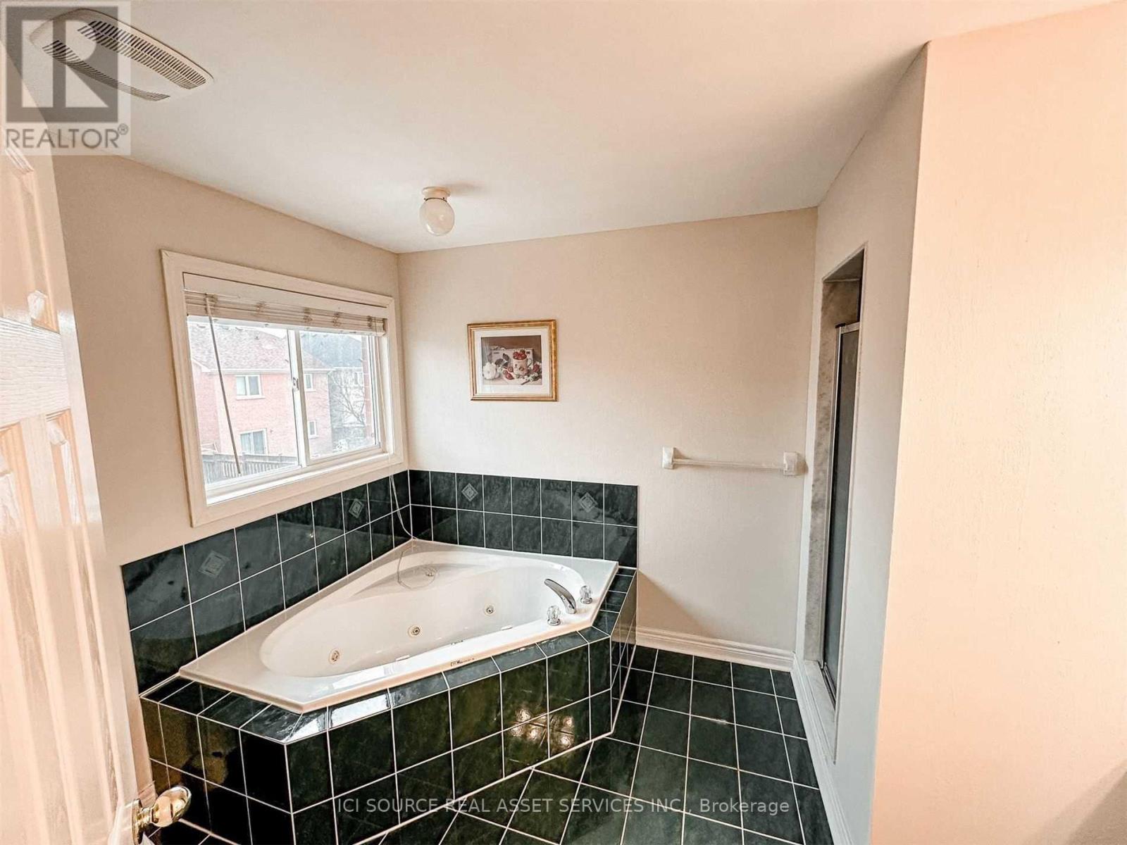 53 Westchester Crescent, Markham, Ontario  L6C 2X6 - Photo 20 - N12614818