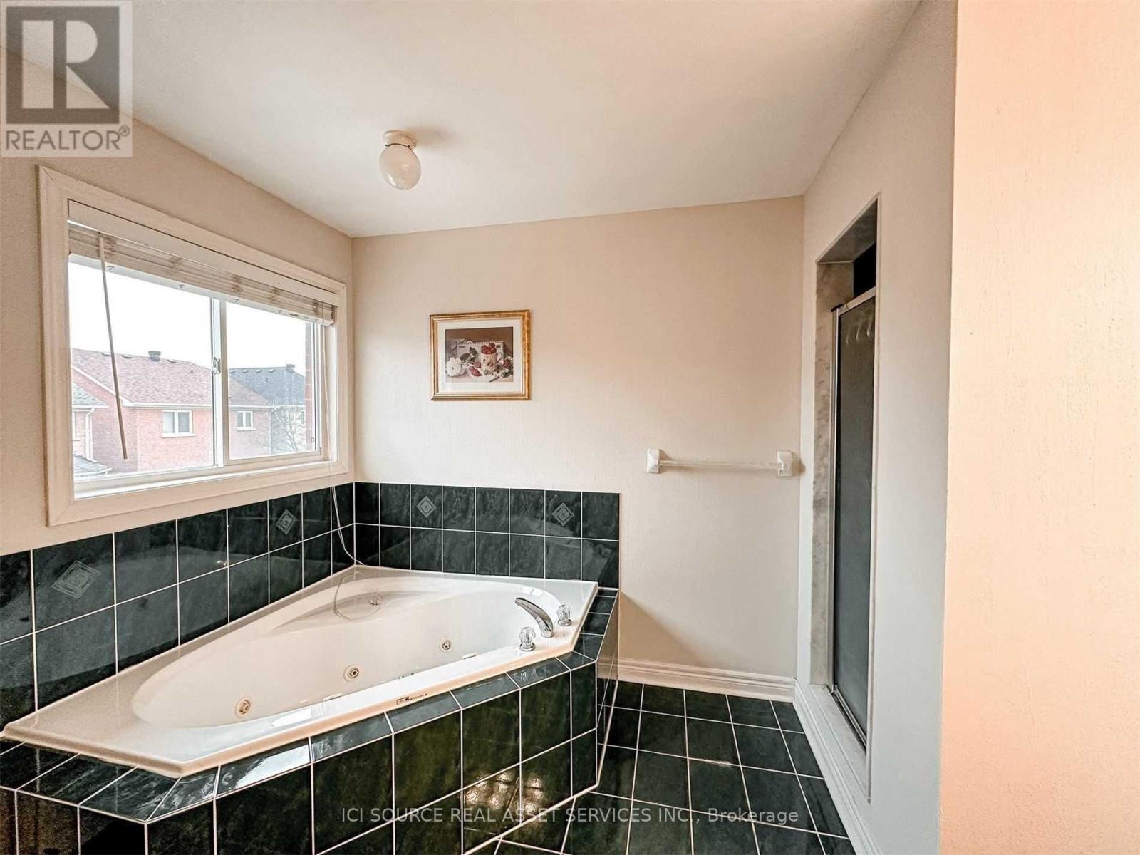 53 Westchester Crescent, Markham, Ontario  L6C 2X6 - Photo 21 - N12614818