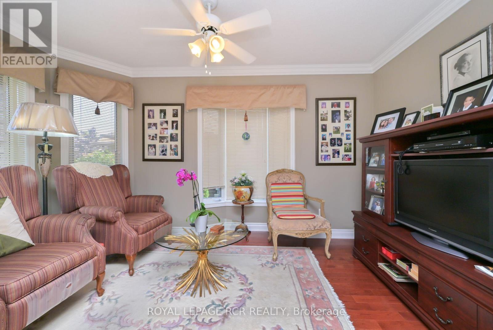 11 Montebello Terrace, New Tecumseth, Ontario  L9R 2H4 - Photo 4 - N12629436