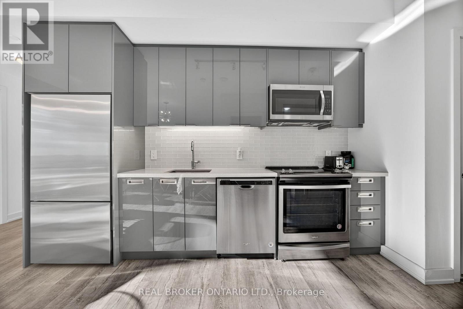 D233 - 333 Sea Ray Avenue, Innisfil, Ontario  L9S 0J4 - Photo 3 - N12629458