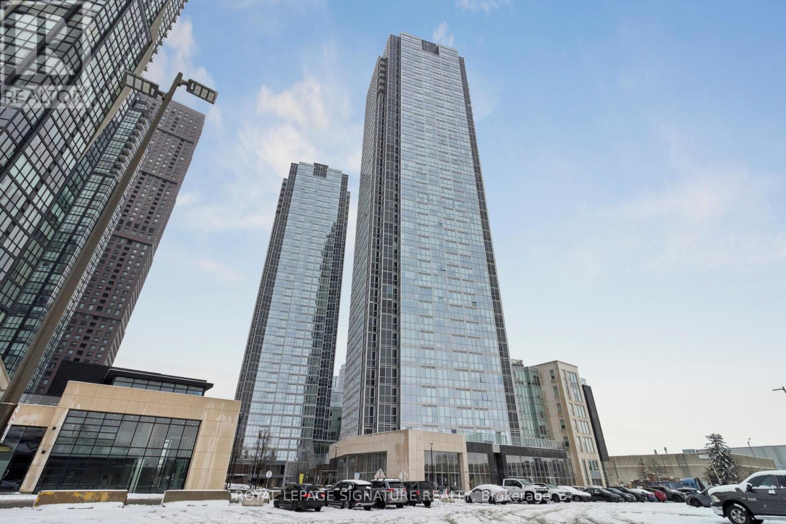 525 - 2908 HWY 7, Vaughan, Ontario