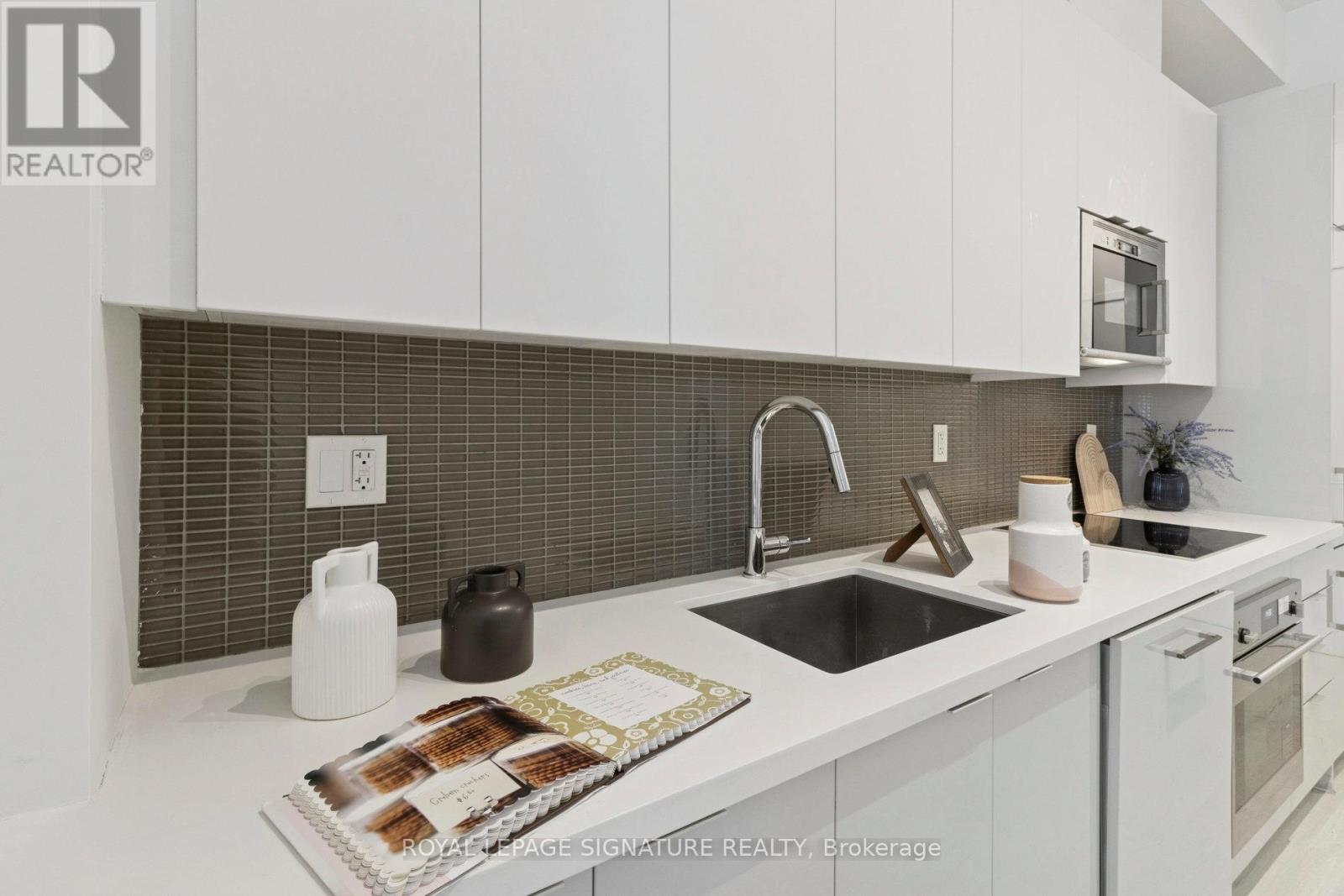 525 - 2908 Hwy 7, Vaughan, Ontario  L4K 0K5 - Photo 19 - N12629474