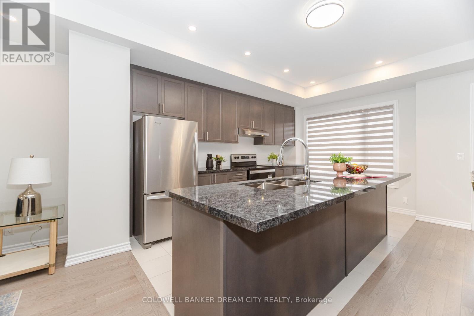 40 Herman Gilroy Lane, Markham, Ontario  L6C 3L7 - Photo 13 - N12629492