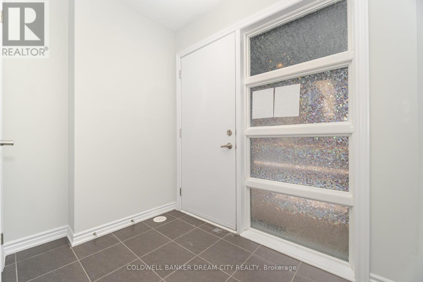 40 Herman Gilroy Lane, Markham, Ontario  L6C 3L7 - Photo 4 - N12629492