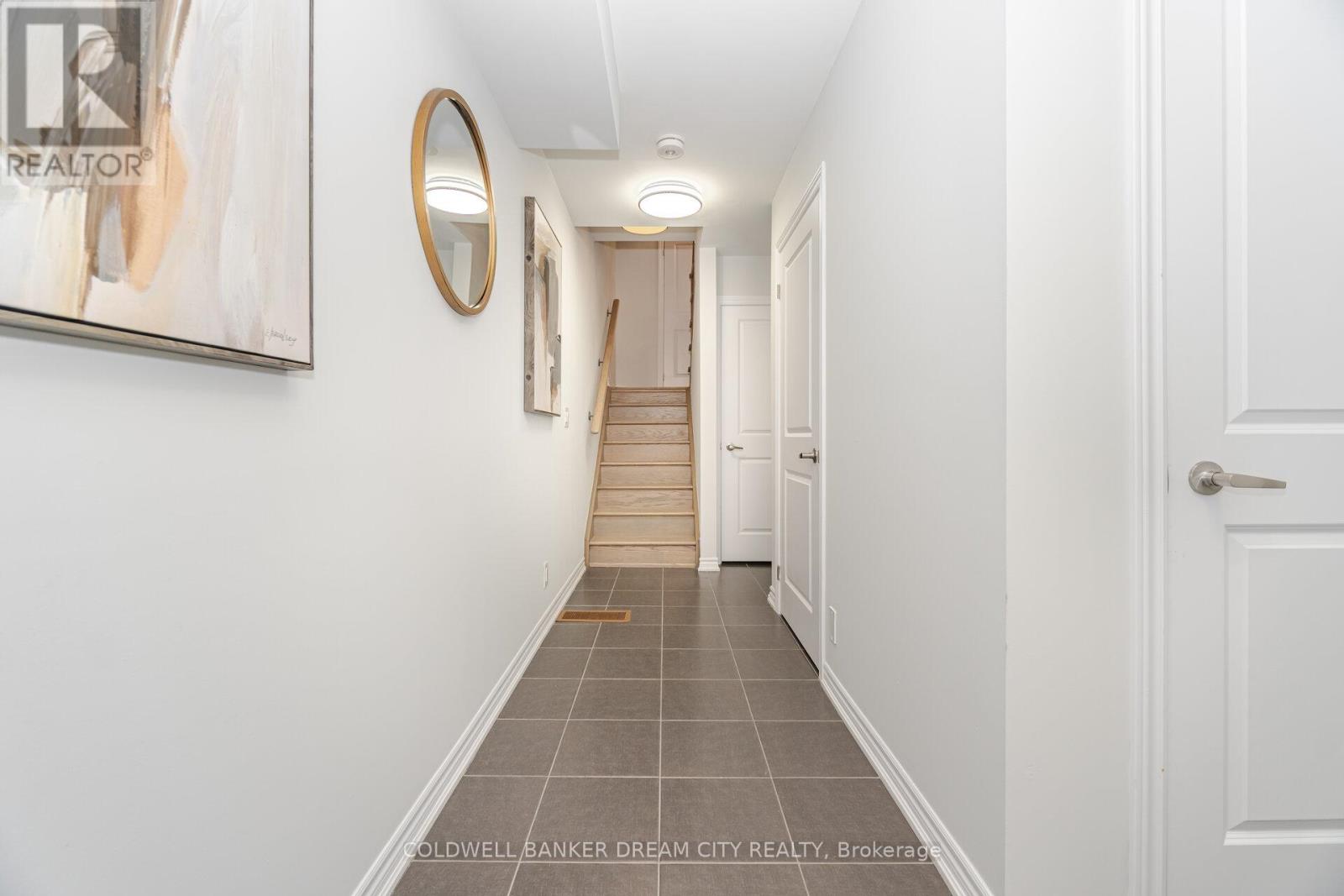 40 Herman Gilroy Lane, Markham, Ontario  L6C 3L7 - Photo 5 - N12629492