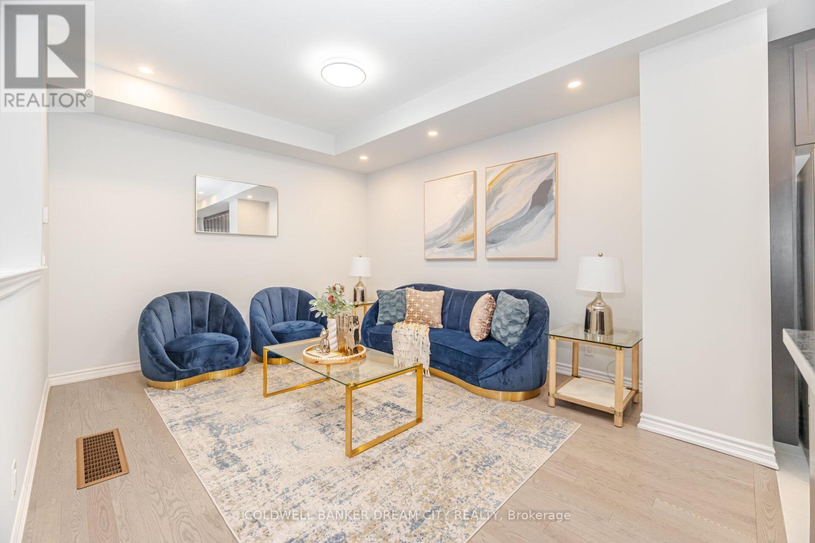 40 Herman Gilroy Lane, Markham, Ontario  L6C 3L7 - Photo 7 - N12629492