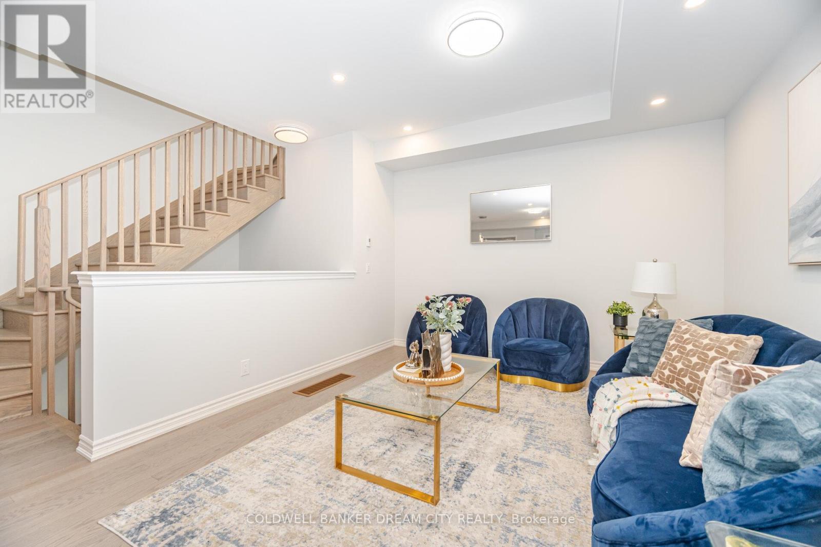 40 Herman Gilroy Lane, Markham, Ontario  L6C 3L7 - Photo 8 - N12629492