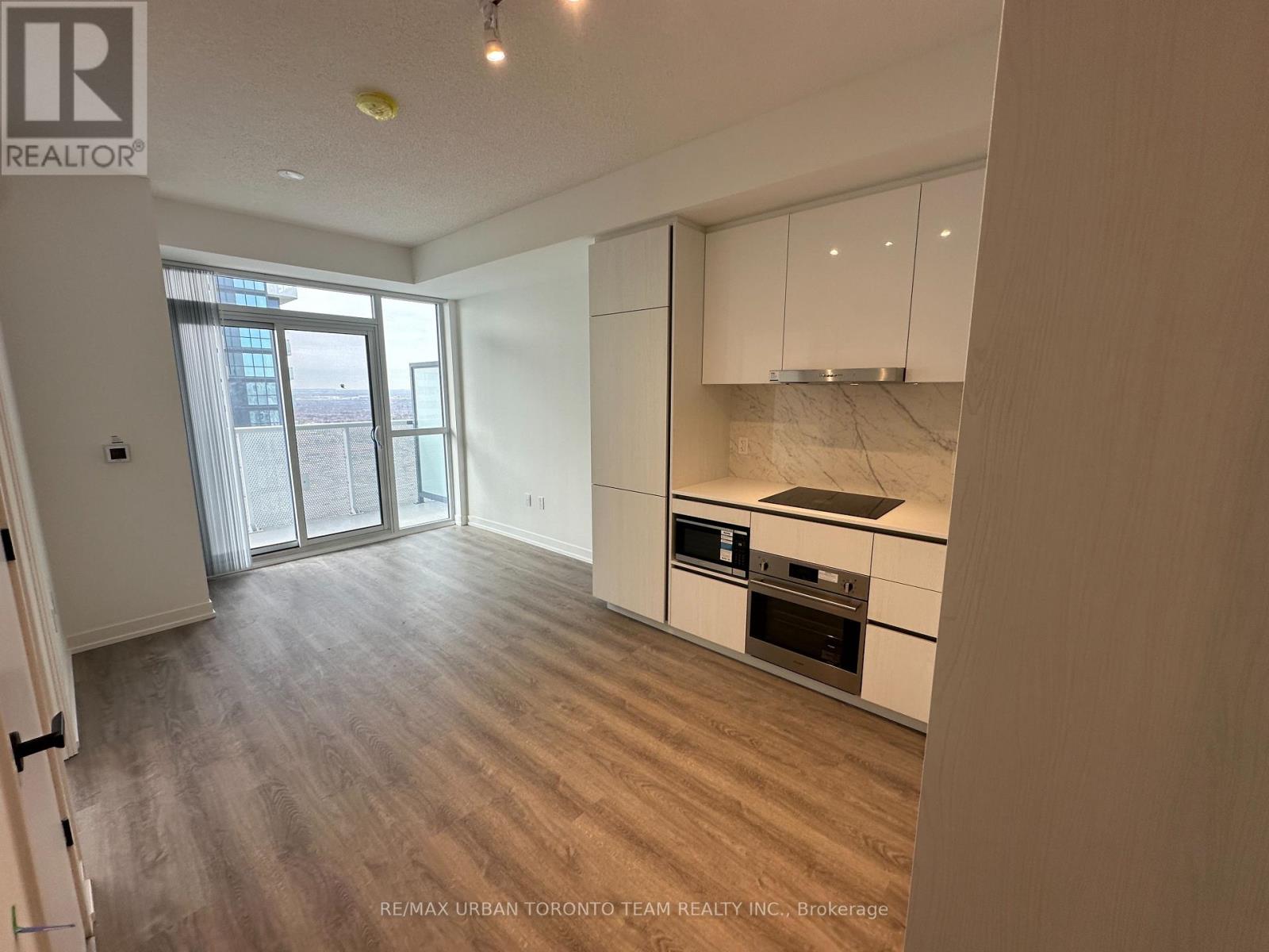 4215 - 8 Interchange Way, Vaughan, Ontario  L4K 5Z7 - Photo 4 - N12629498