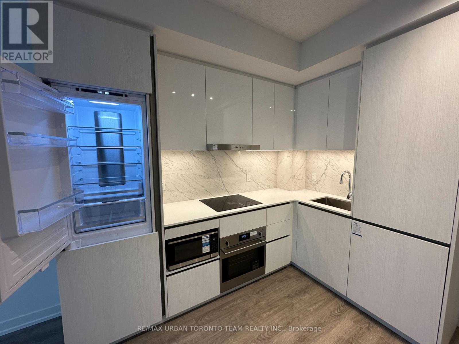 4215 - 8 Interchange Way, Vaughan, Ontario  L4K 5Z7 - Photo 9 - N12629498