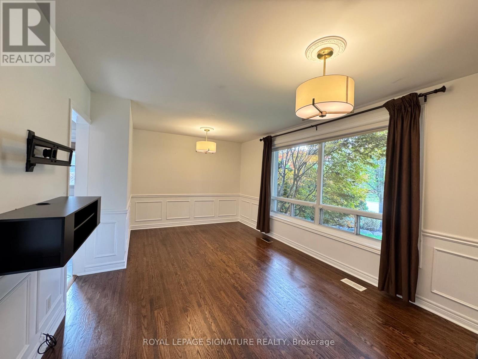 Main - 36 Johnson Road, Aurora, Ontario  L4G 2A2 - Photo 4 - N12629524