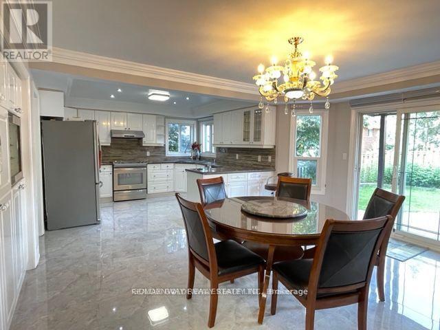 2 Edinburgh Drive, Richmond Hill, Ontario  L4B 1W4 - Photo 10 - N12629526