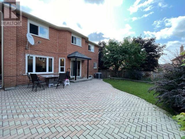 2 Edinburgh Drive, Richmond Hill, Ontario  L4B 1W4 - Photo 12 - N12629526